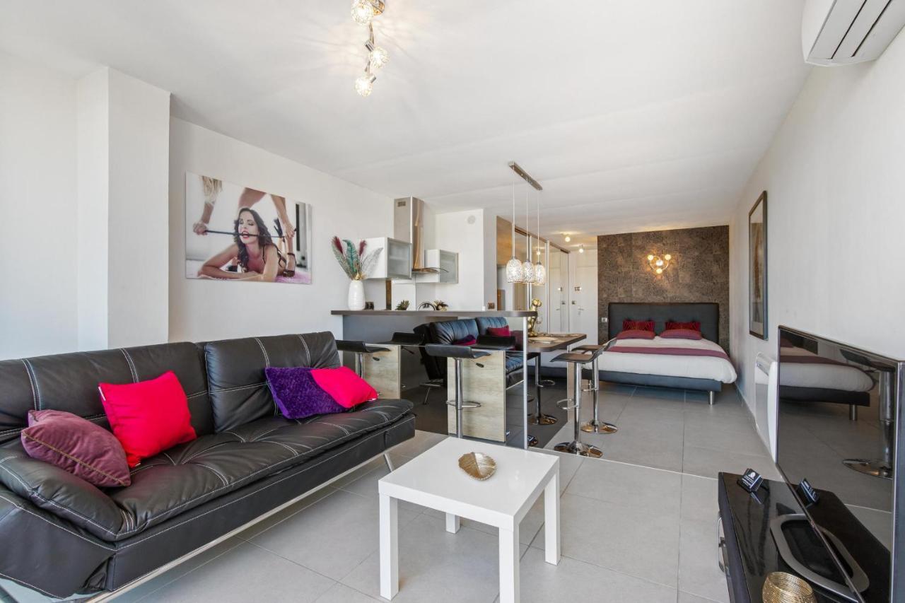 Village Naturiste R4N - Le Wildly Heliopolis Luxe Agde Bagian luar foto