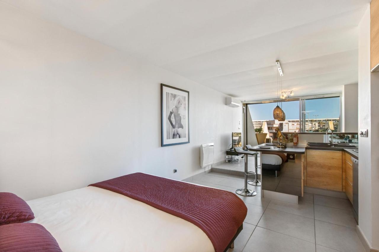 Village Naturiste R4N - Le Wildly Heliopolis Luxe Agde Bagian luar foto